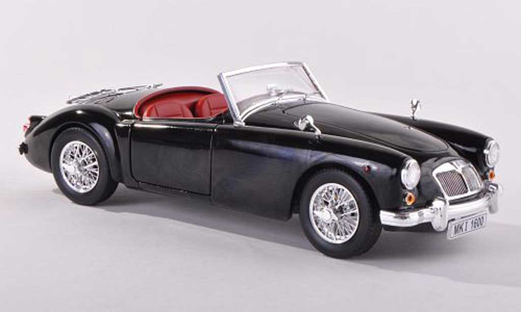 MG MGA 1/18 Revell A Roadster zwart Verdeck liegt avec modelauto