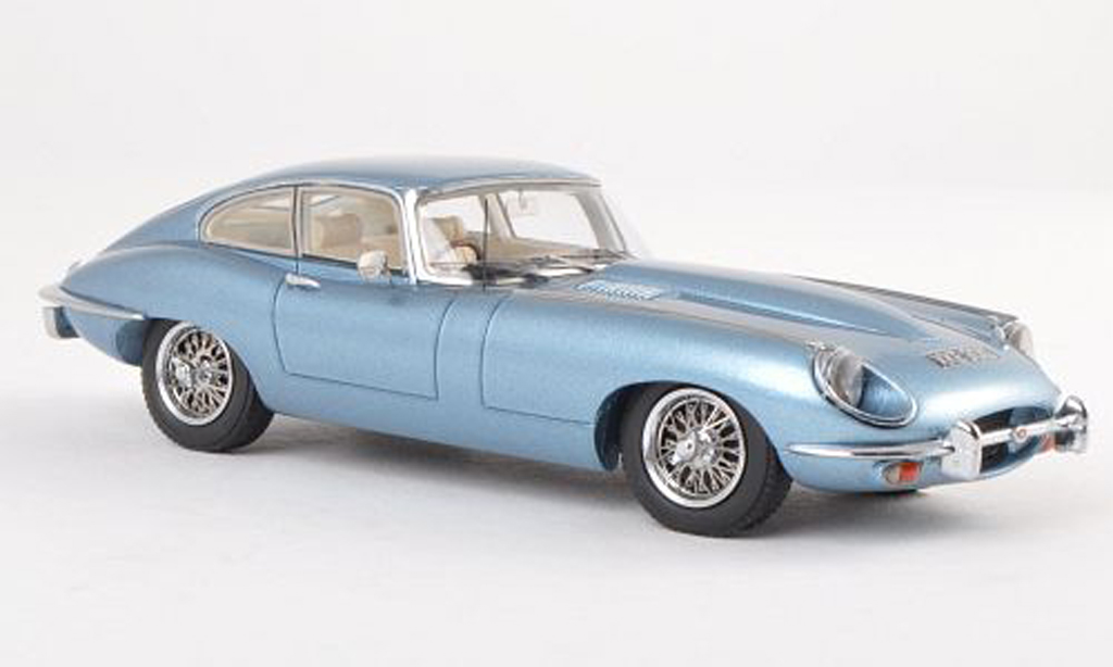 Jaguar E-Type 1/43 Matrix Series II clair-blauw modelauto