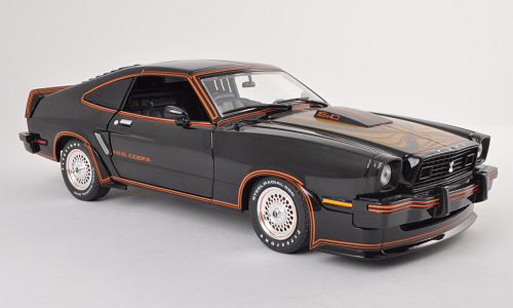 Ford Mustang 1978 1/18 Greenlight 1978 II King Cobra zwart/grijs modelauto