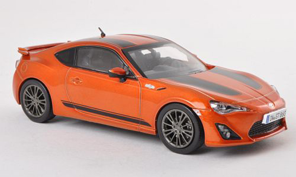 Toyota 86 2012 1/43 Triple 9 Collection 2012 cuivre/lumineuses-zwart modelauto