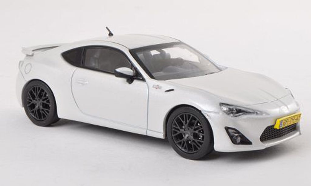 Toyota 86 2012 1/43 Triple 9 Collection 2012 wit modelauto