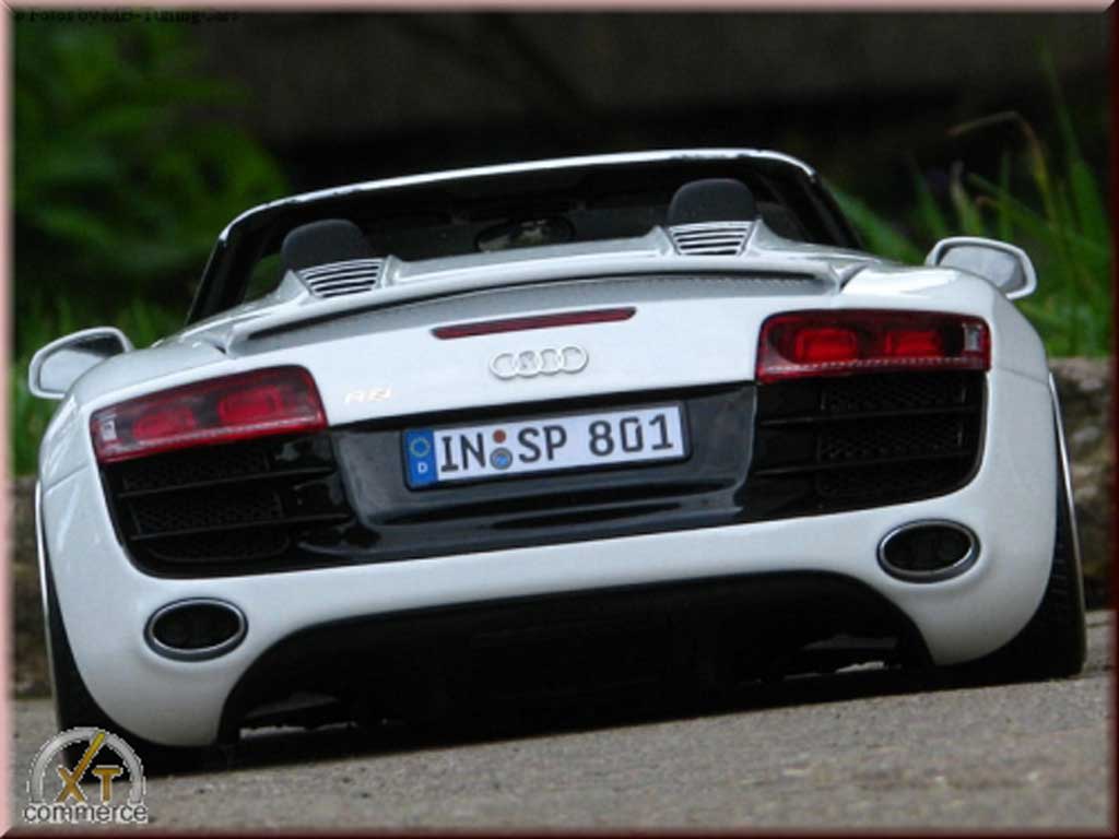 Audi R8 spyder wit V10 jantes 21 pouces rabaissee 1/18 Kyosho