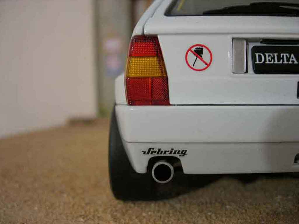 Lancia Delta HF Integrale evolution 2 street race 1/18 Kyosho