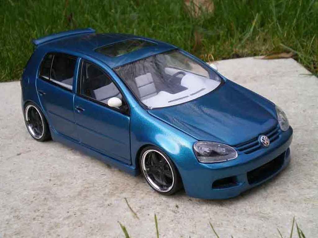 Volkswagen Golf V GTI 1/18 Burago V GTI sportlines modelauto