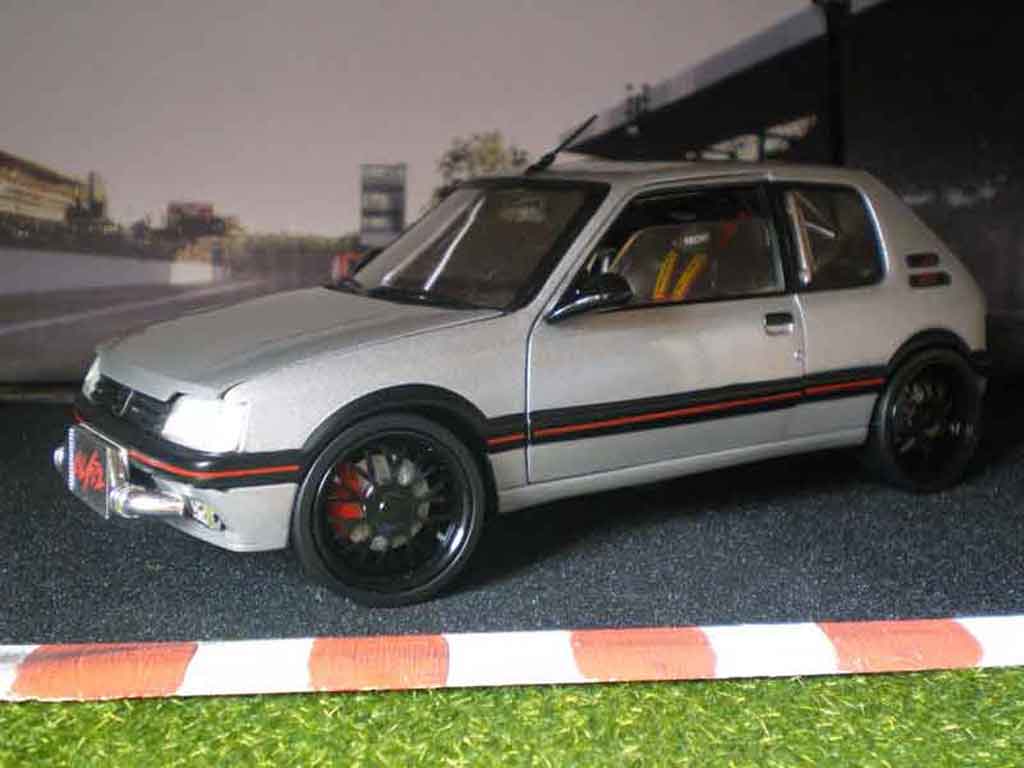 Peugeot 205 GTI JSO tct 1/18 Solido