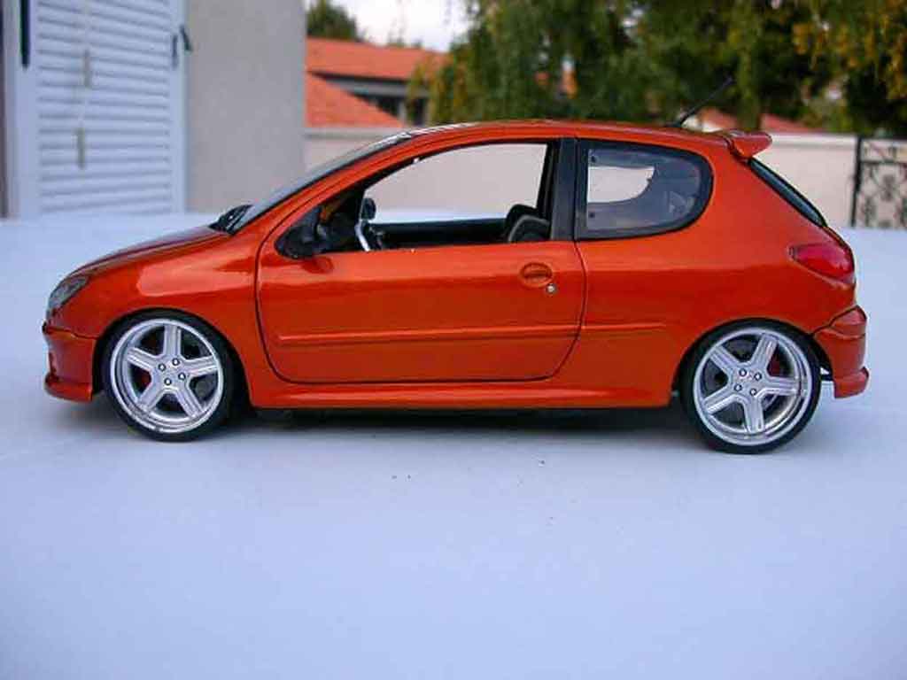 Peugeot 206 RC oranje tuning 1/18 Norev