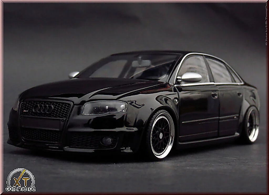 Audi RS4 berline zwart jantes BBS 18 pouces 1/18 Minichamps