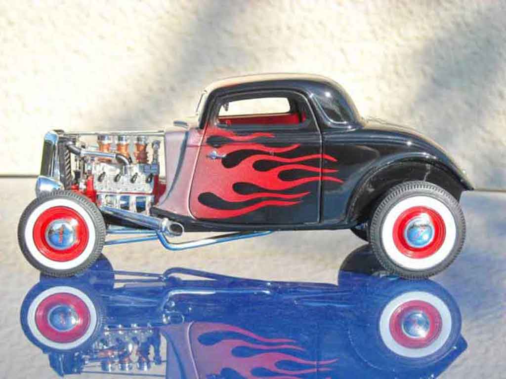 Ford 1934 Hot Rod zwart flaming 1/18 Ertl