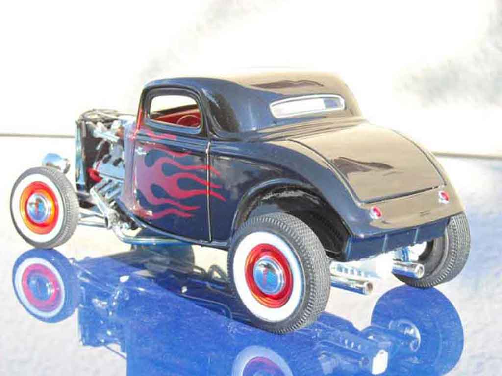 Ford 1934 Hot Rod zwart flaming 1/18 Ertl