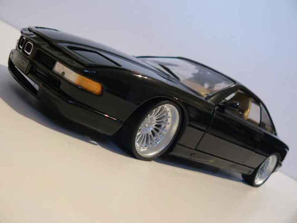 Bmw 850 csi e31 zwart jantes alpina 1/18 Maisto