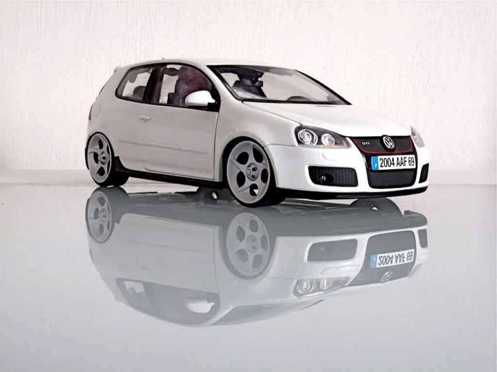 Volkswagen Golf V GTI 1/18 Norev V GTI jantes alphard modelauto
