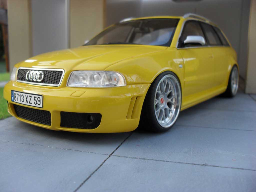 Audi RS4 1/18 Ottomobile geel jantes BBS 19 pouces modelauto