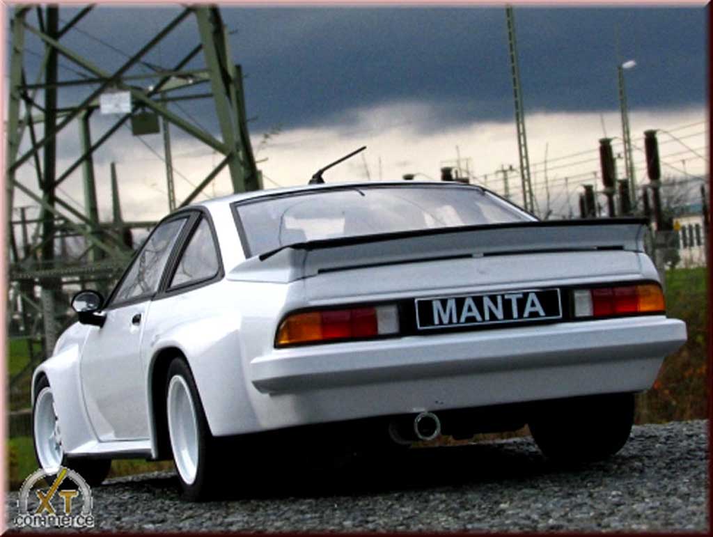 Opel Manta 400 homologation grijs 1/18 Revell