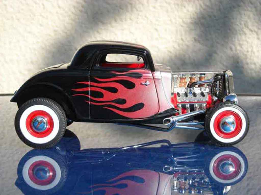 Ford 1934 Hot Rod zwart flaming 1/18 Ertl