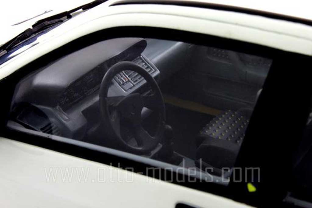 Renault Clio 16S wit 1991 1/18 Ottomobile