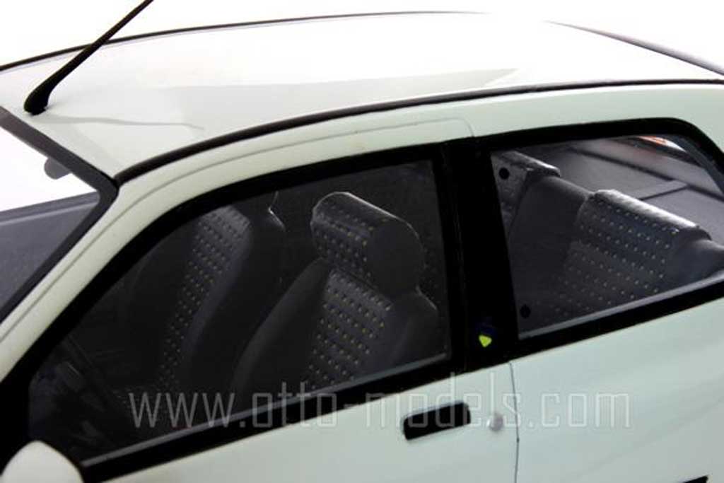 Renault Clio 16S wit 1991 1/18 Ottomobile