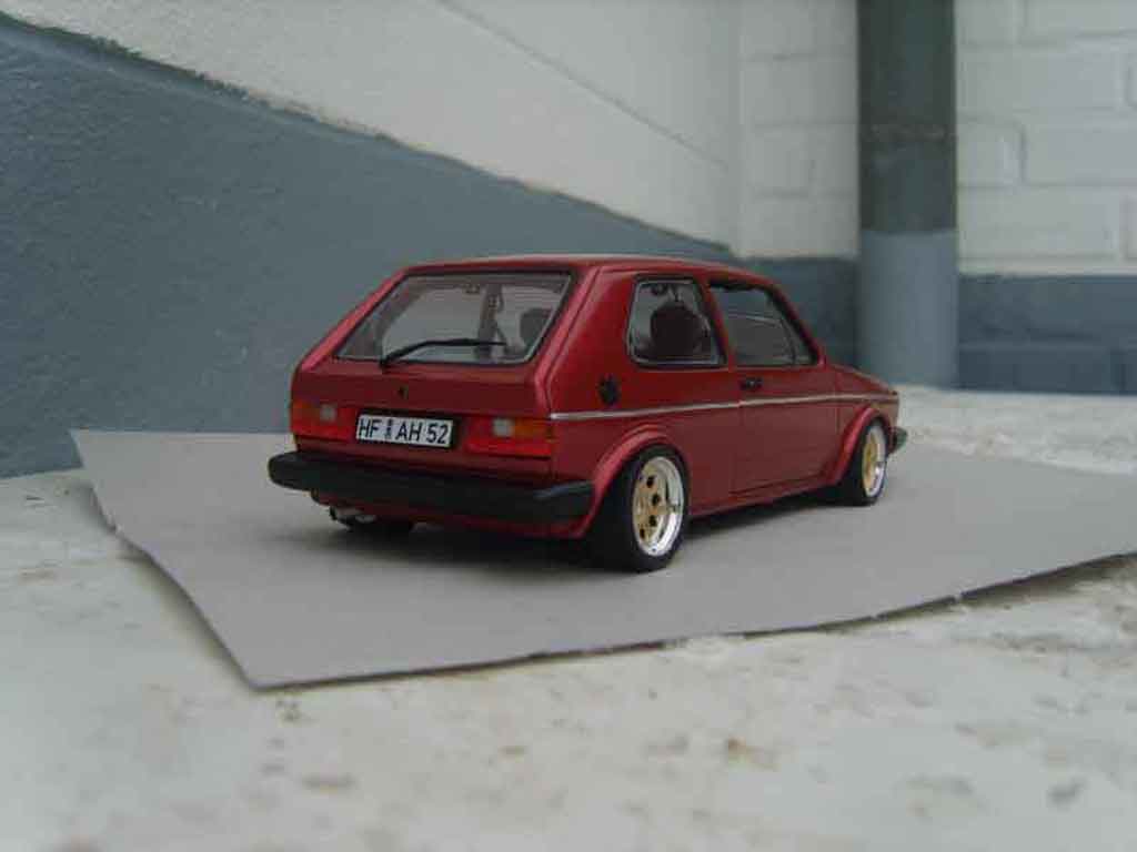 Volkswagen Golf GTI rouge mk1 1982 grands feux 1/18 Solido