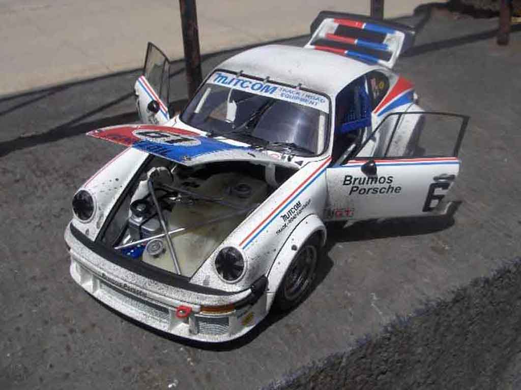 Porsche 934 Base rsr #61 brumos finish line 1/18 Exoto