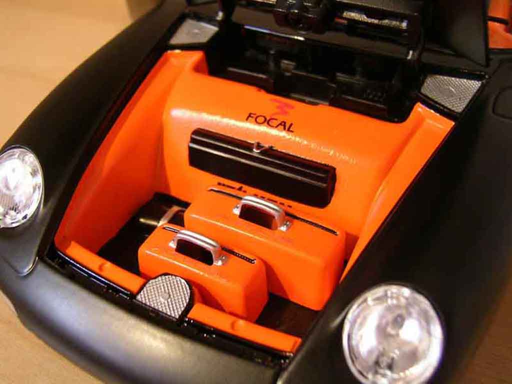 Porsche 911 Carrera 4 coupe zwart 1/18 Burago