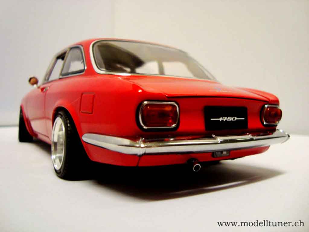 Alfa Romeo 1750 gtv 1967 rood jantes alu 13 pouces 1/18 Autoart