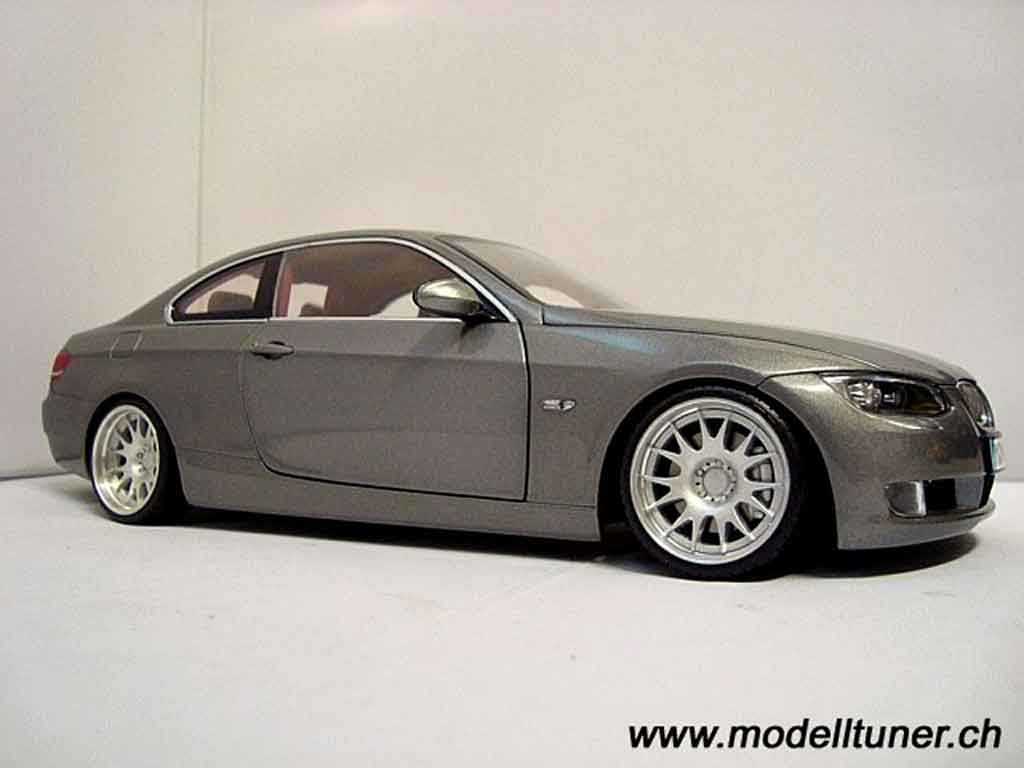 Bmw 330 coupe E92 grijs 1/18 Kyosho