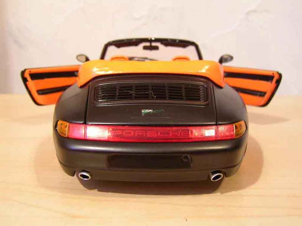 Porsche 911 S Cabriolet Carrera zwart 1/18 Burago