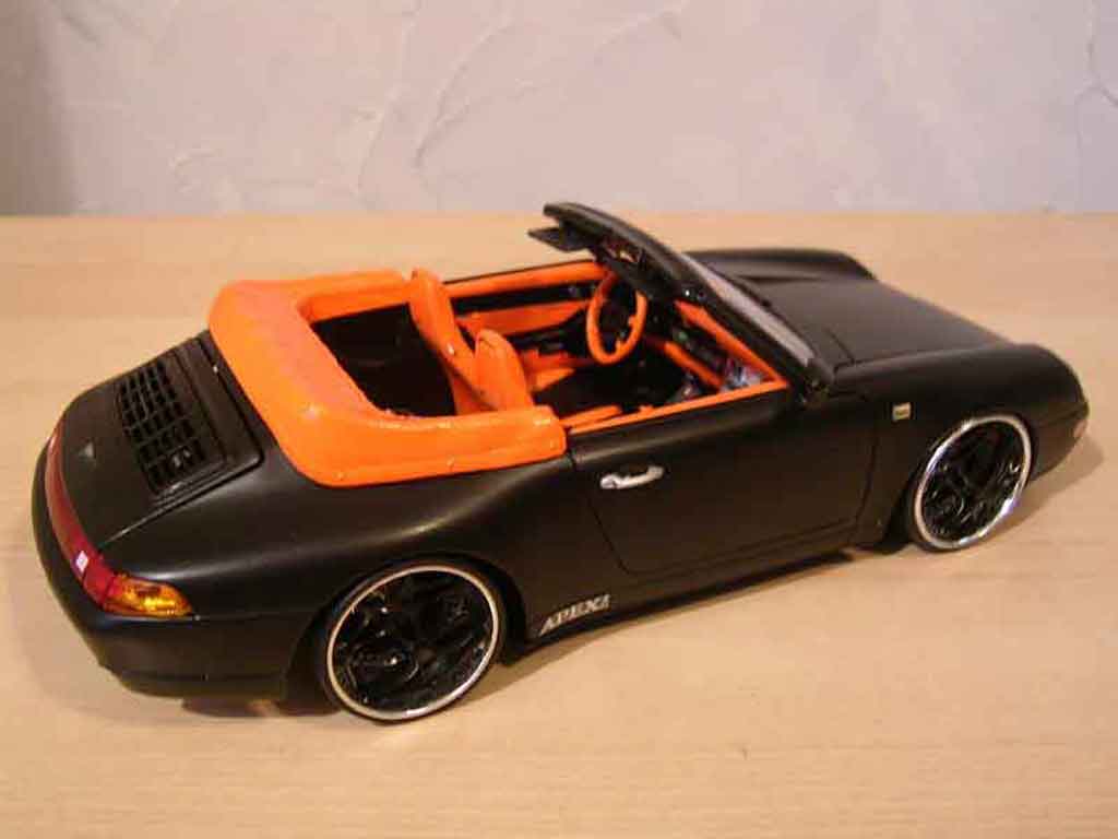 Porsche 911 S Cabriolet Carrera zwart 1/18 Burago