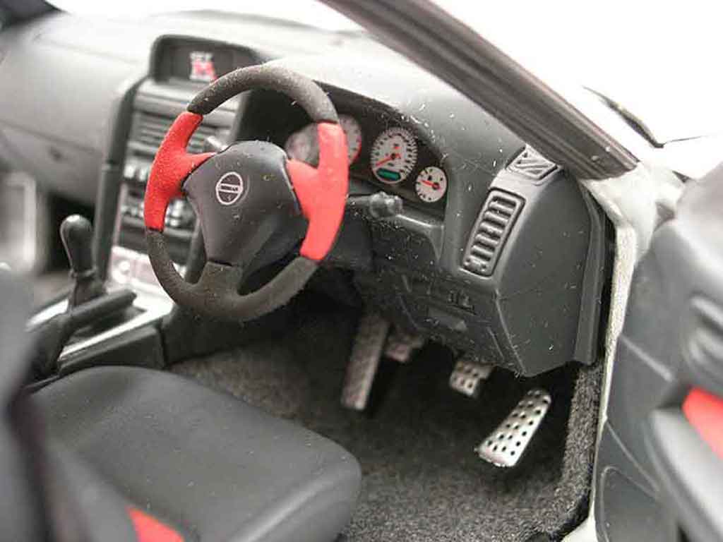 Nissan Skyline R34 GTR nismo z-tune 1/18 Autoart
