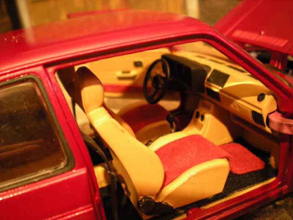 Volkswagen Golf GTI jantes bords larges gros deport german look 1/18 Solido