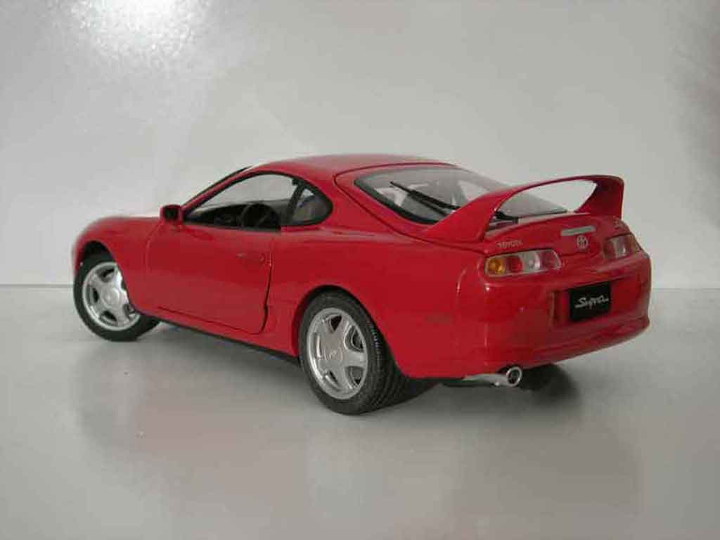 Toyota Supra Base mkiv rood 1/18 Kyosho