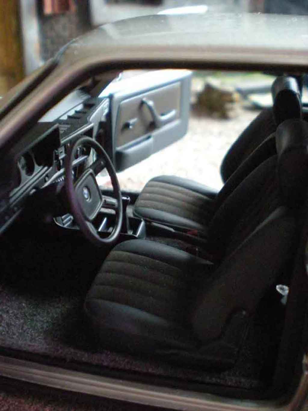 Bmw 323 coupe e21 grijs zilver polaris grijs 1977 1/18 Autoart