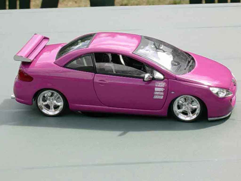 Peugeot 307 CC 1/18 Solido CC fushia fun modelauto