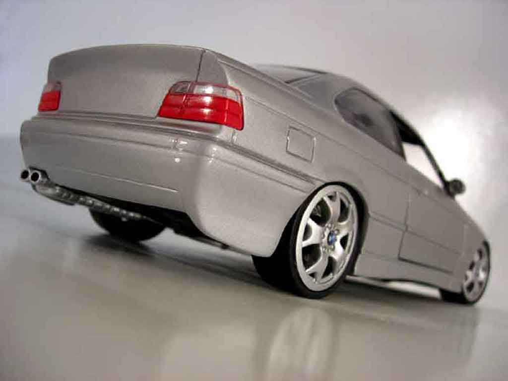Bmw 325 E36 1/18 Ut Models E36 e36 coupe grijs jantes bmw x5 modelauto