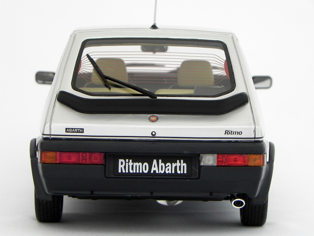 Fiat Ritmo Abarth LM089 grijs 1/18 Laudoracing Models