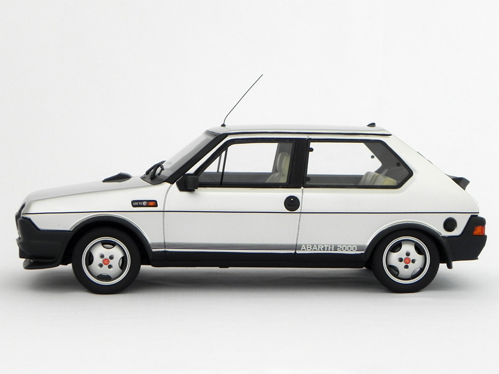 Fiat Ritmo Abarth LM089 grijs 1/18 Laudoracing Models