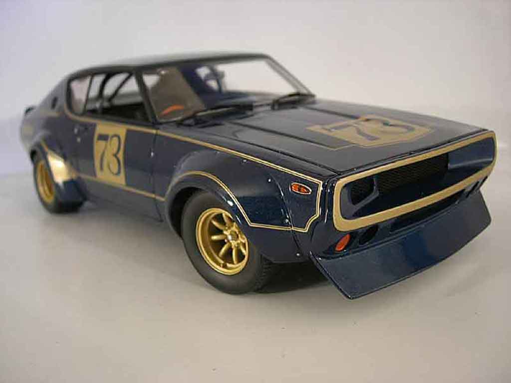 Nissan Skyline 2000 1/18 Kyosho 2000 gt-r kpgc 110 racing version modelauto
