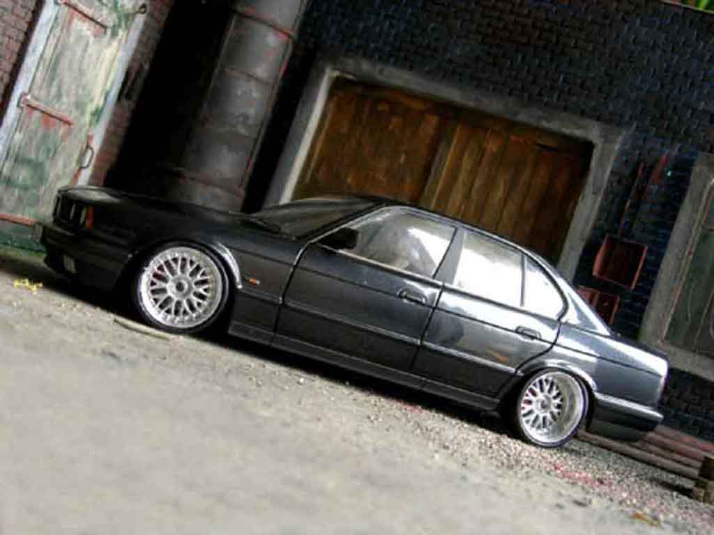 Bmw 535 tuning 1988 i zwart jantes bbs bords larges 1/18 Minichamps