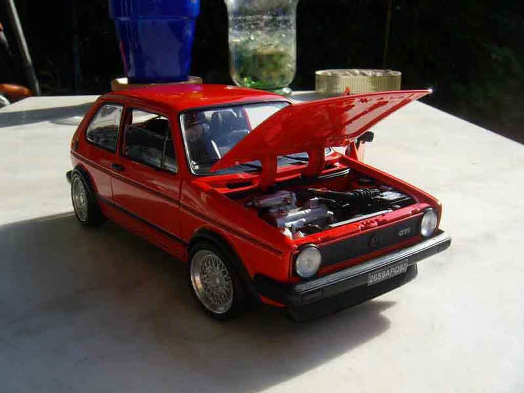 Volkswagen Golf GTI rouge jantes bbs 1/18 Solido
