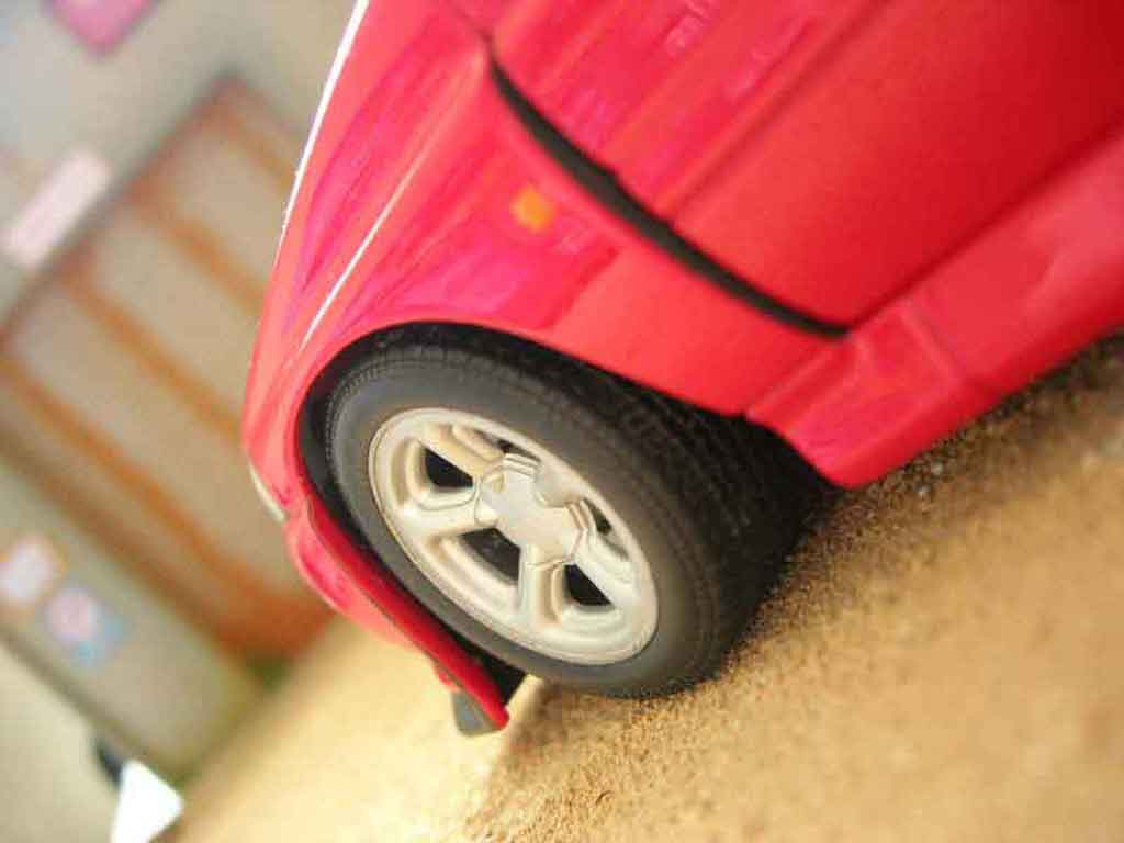 Ford Escort Cosworth rs rood 1/18 Ut Models