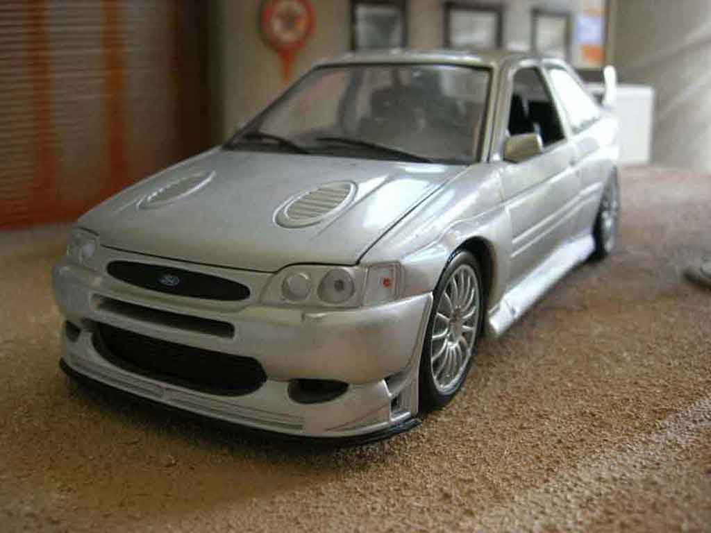 Ford Escort Cosworth 1/18 Ut Models Cosworth rs wrc modelauto