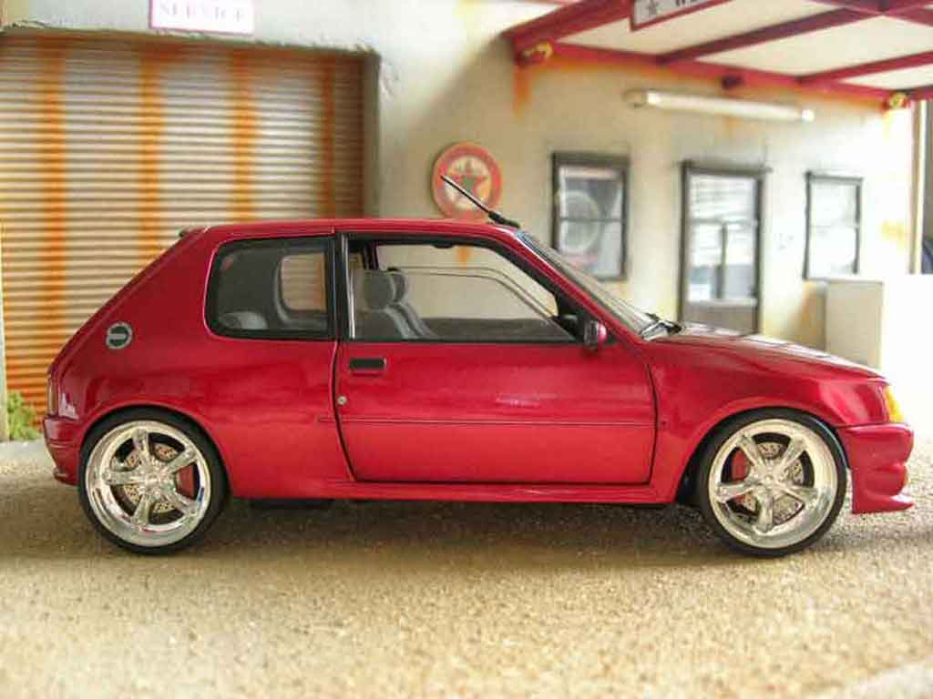 Peugeot 205 GTI Dimma rood 1/18 Solido
