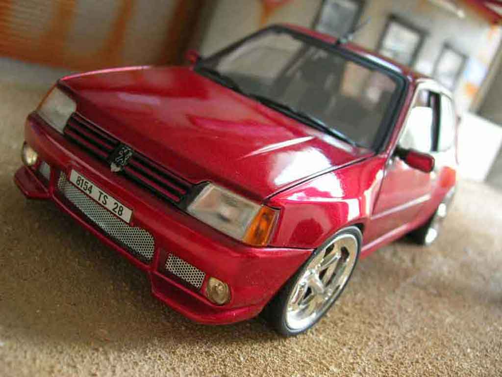 Peugeot 205 GTI Dimma rood 1/18 Solido
