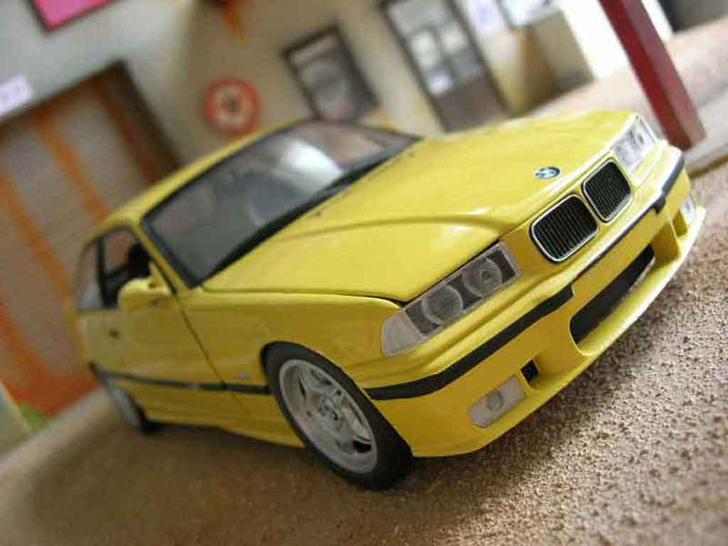 Bmw M3 E36 1/18 Ut Models E36 geel origine modelauto