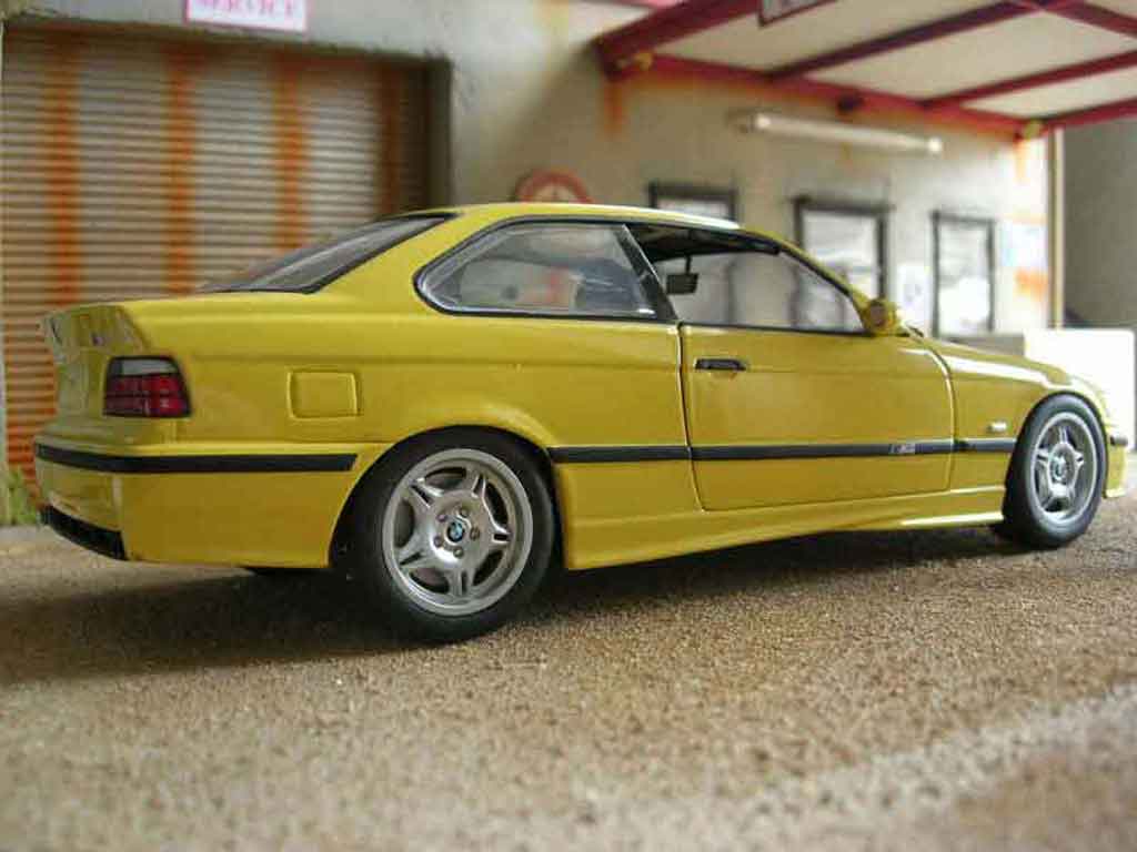 Bmw M3 coupe E36 geel origine 1/18 Ut Models