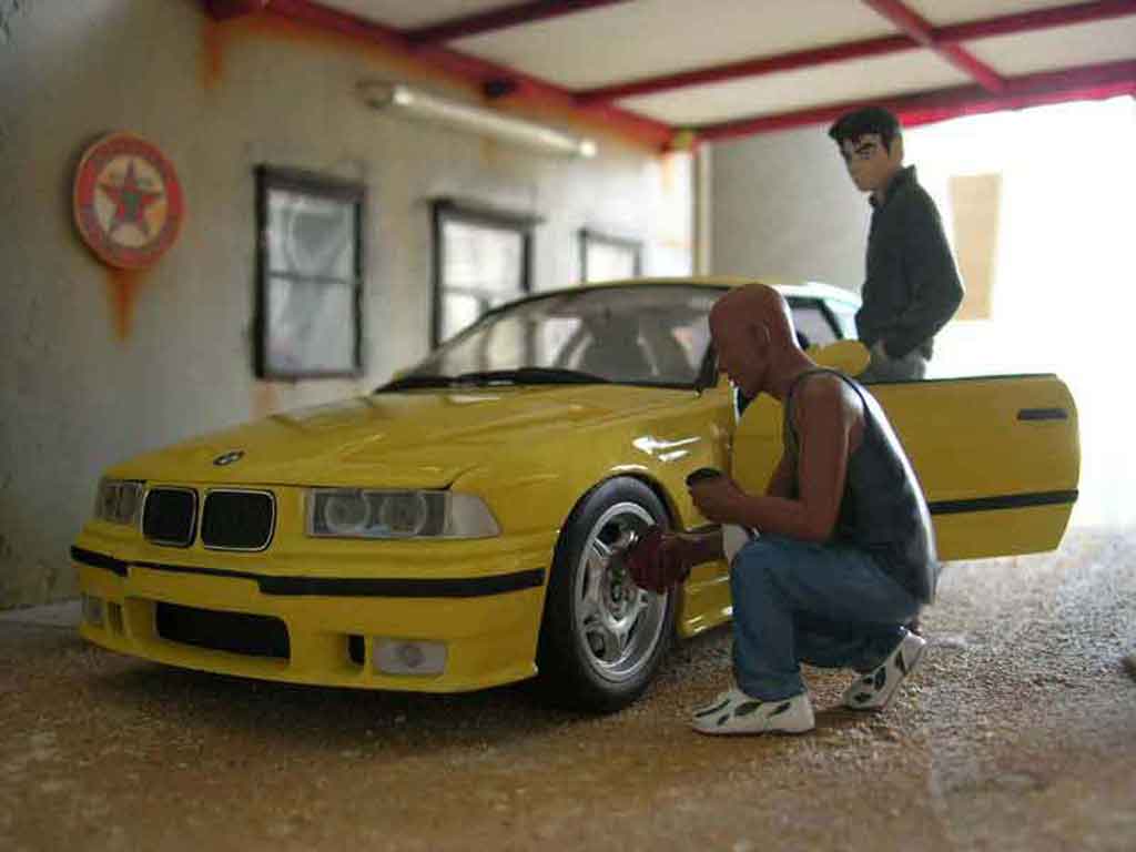 Bmw M3 coupe E36 geel origine 1/18 Ut Models