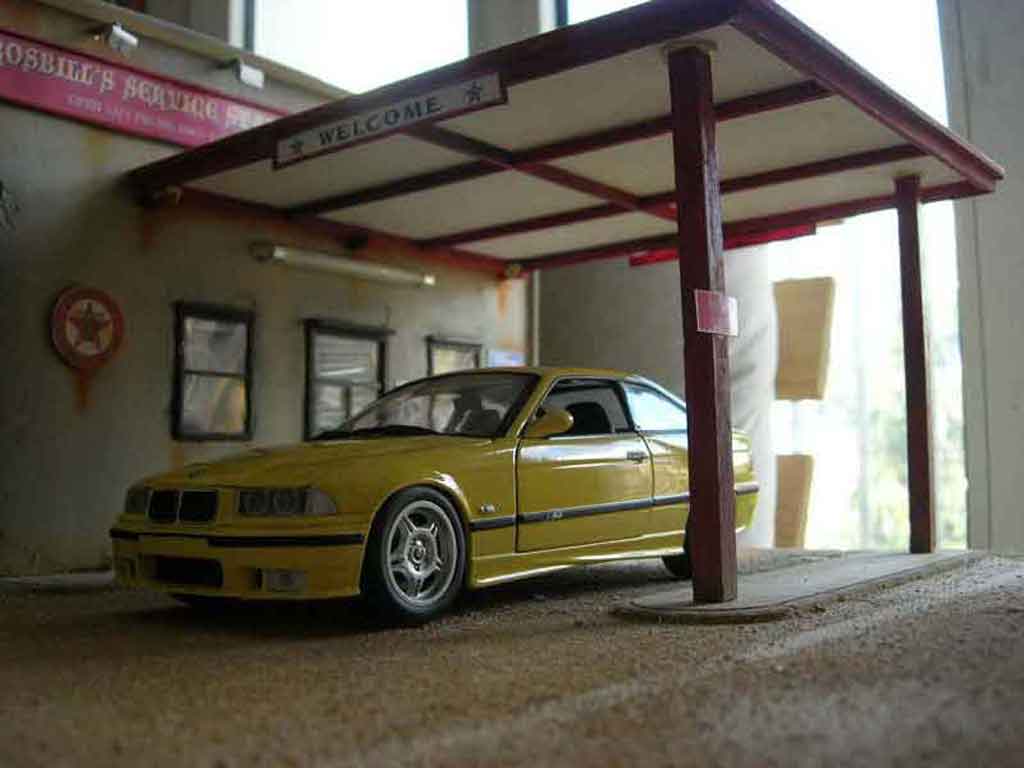 Bmw M3 coupe E36 geel origine 1/18 Ut Models