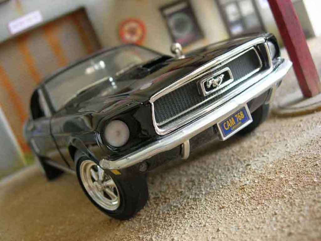 Ford Mustang 1965 1/18 Ertl 1965 coupe zwart modelauto