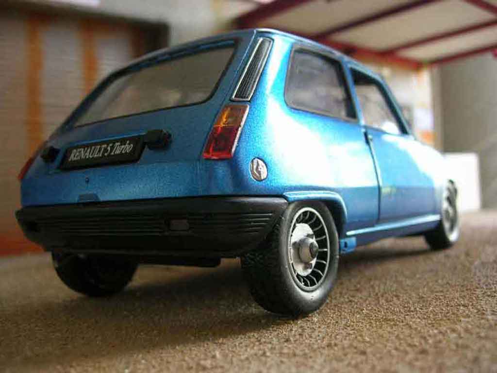 Renault 5 Alpine 1/18 Solido Alpine turbo modelauto