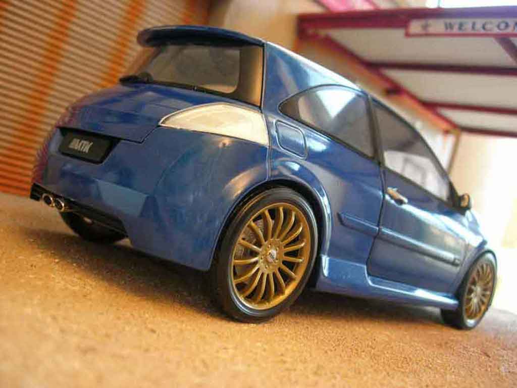 Renault Megane MTK vampire blauw 1/18 Norev