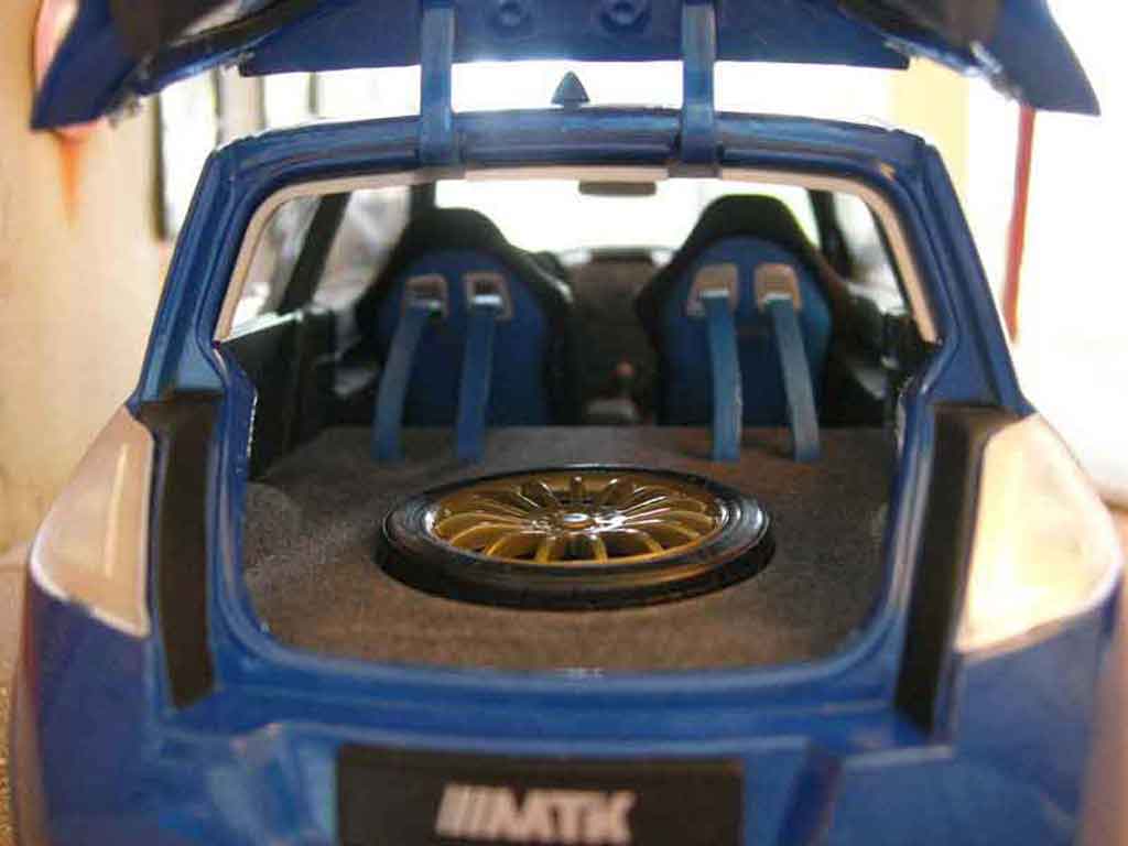Renault Megane MTK vampire blauw 1/18 Norev